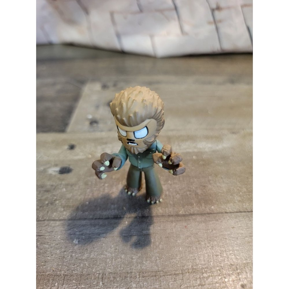 Wolverine man Funko Pop wolf toy figure